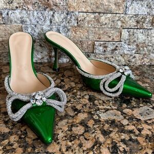 Mach & Mach Green Double Bow Embellished Patent Leather Mules